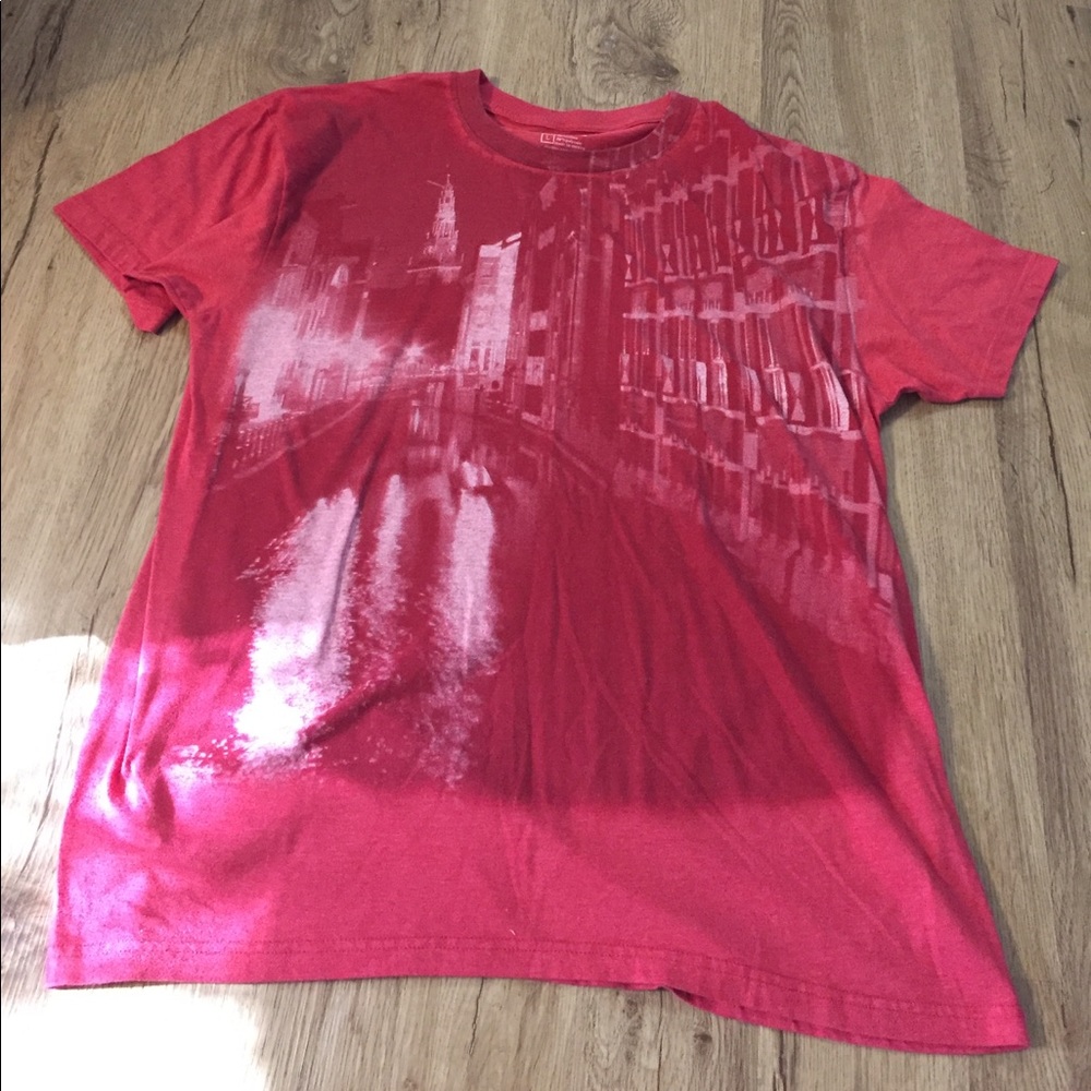 Graphic tee